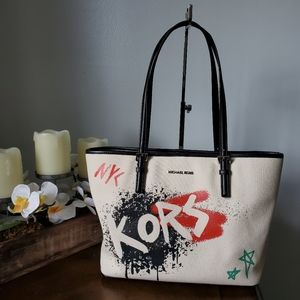 Michael Kors Jet Set MD Carryall Tote